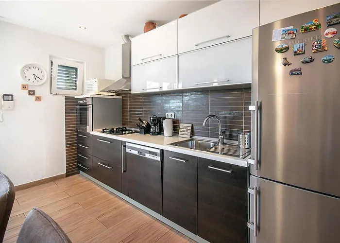 Marino In Makarska, Private Pool Villa *